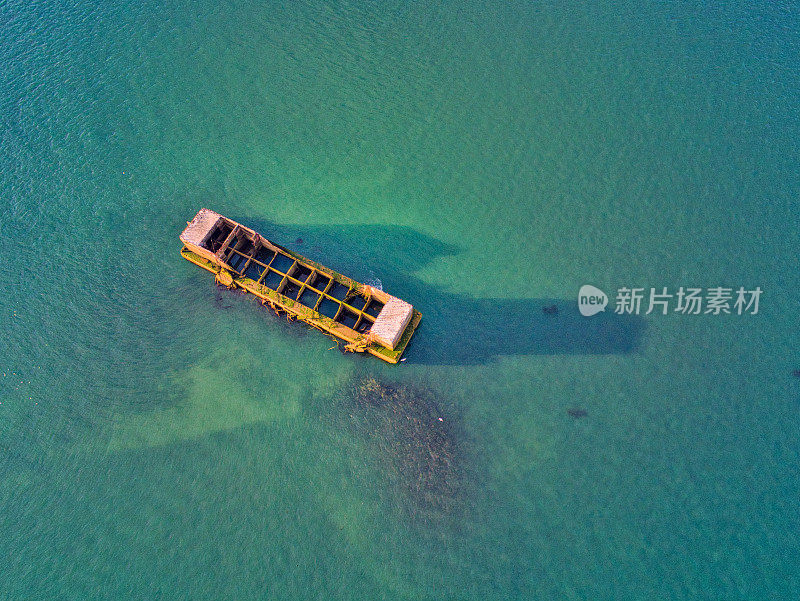 桑树港上空的无人机日落照片/诺曼底登陆日/法国/历史